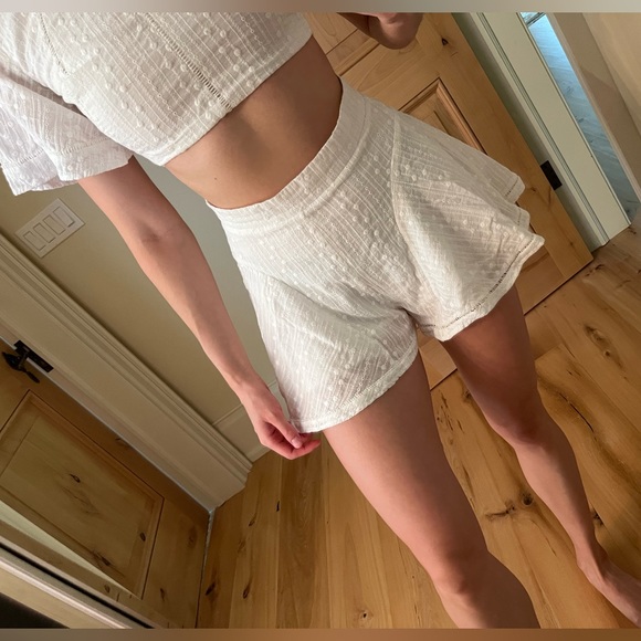 White Eyelet Set - Picture 8 of 8